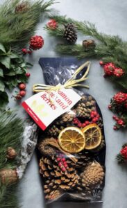 Cinnamon Cones and Berries Christmas Pot Pourri