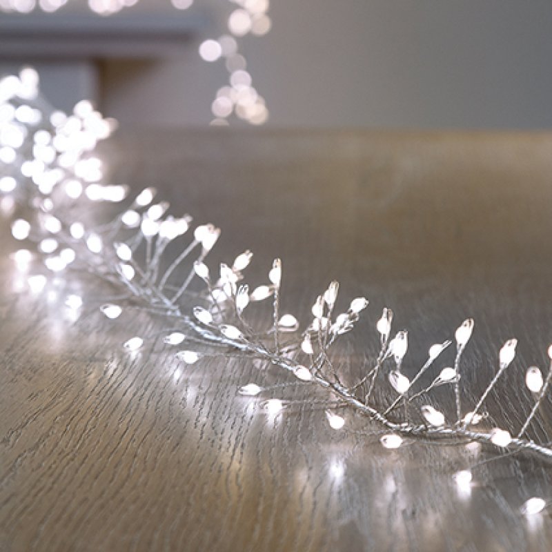 Premier 800 White LED Ultrabright Christmas Cluster Lights