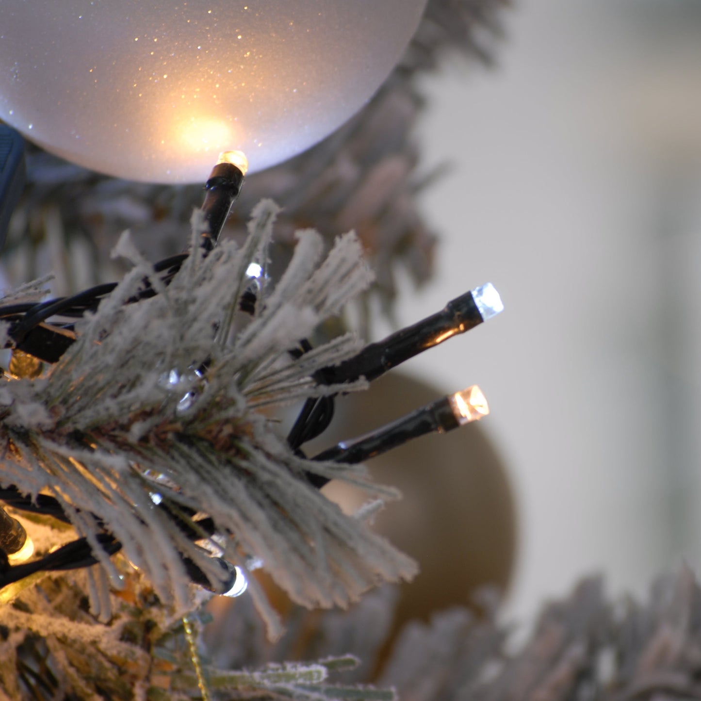 Festive 600 White and Warm White Firefly Christmas Tree Lights