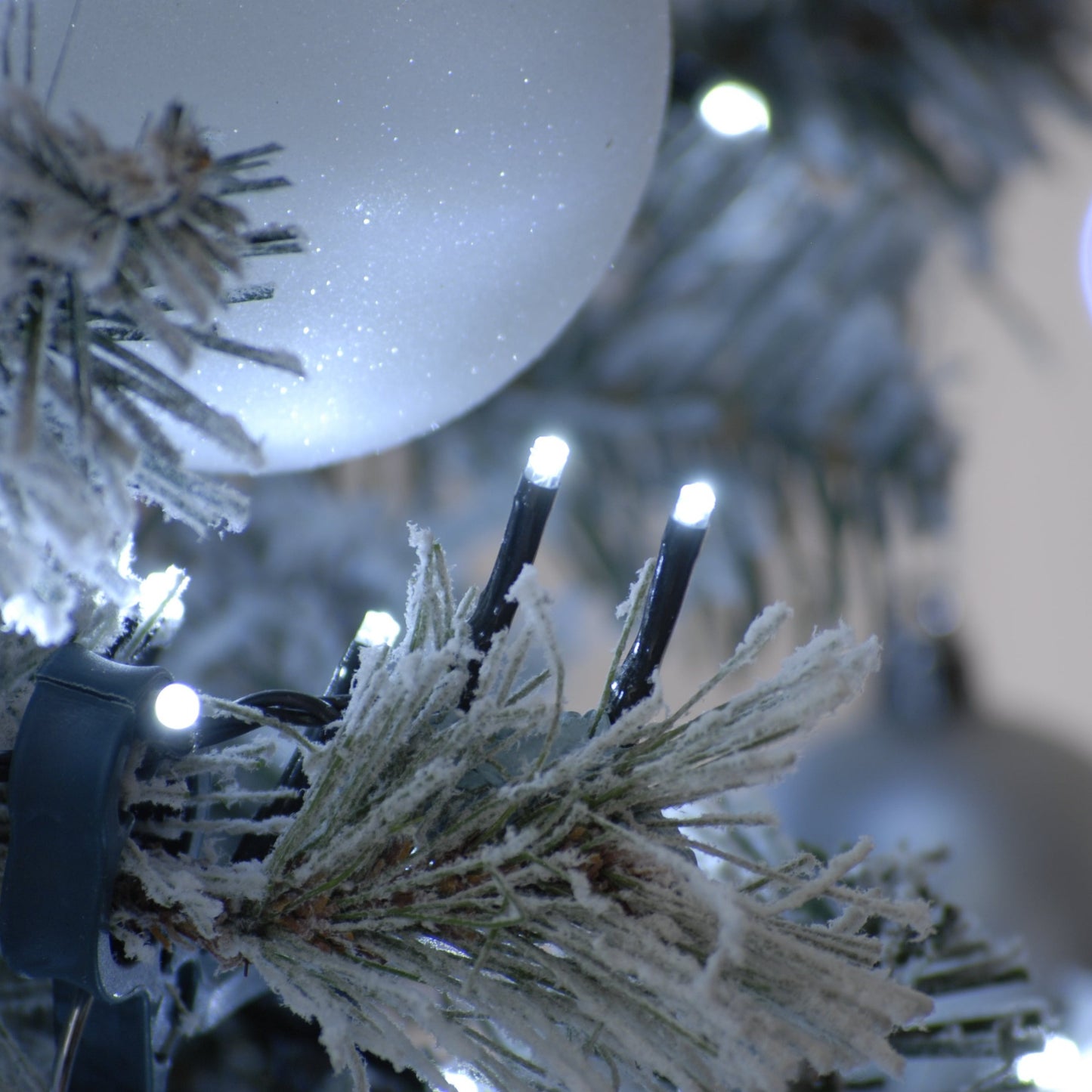 Festive 1000 Cold White Christmas Sparkle Lights