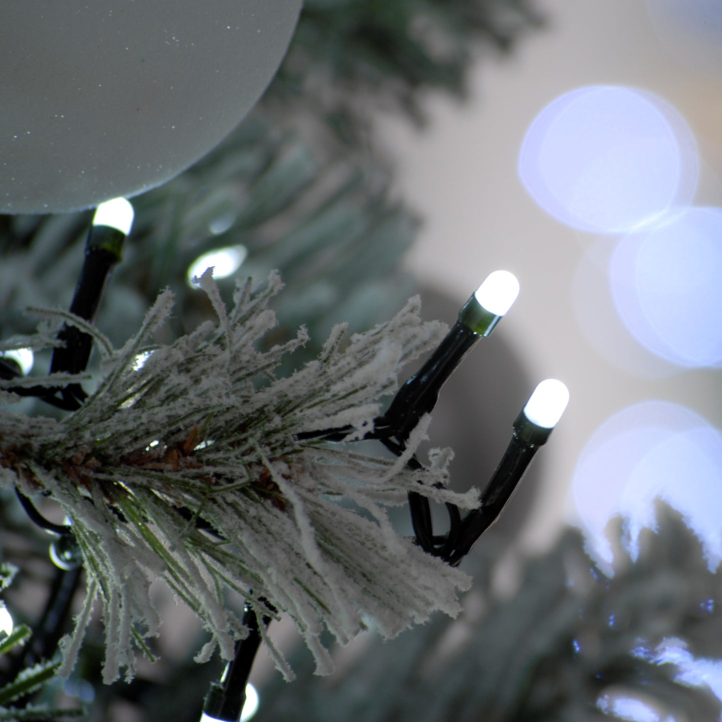 Festive 760 White Glow Worm Christmas Lights