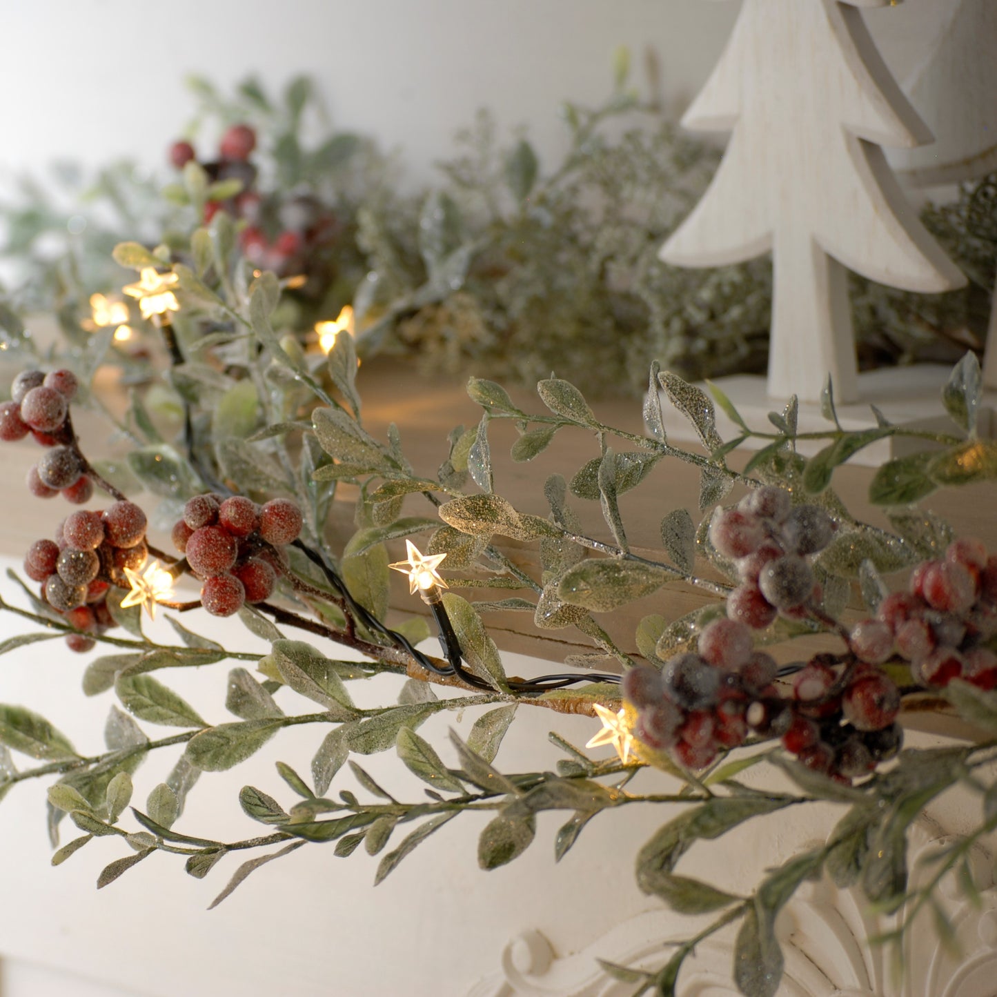 Festive 100 Warm White Star Battery Operated Christmas String Lights