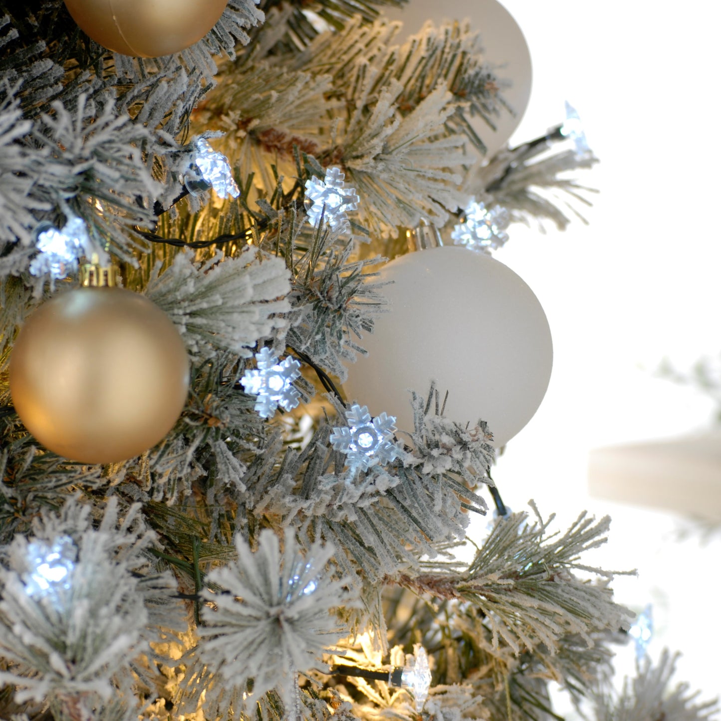 Festive 50 White Snowflake Battery Operated Christmas String Lights